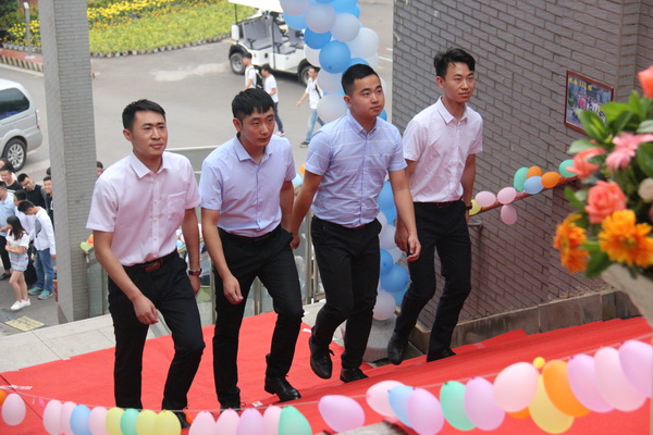 IMG_0295走红毯.jpg